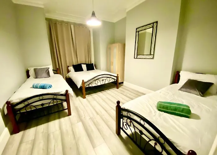 One Bedroom Ground Floor Apartment In Central London